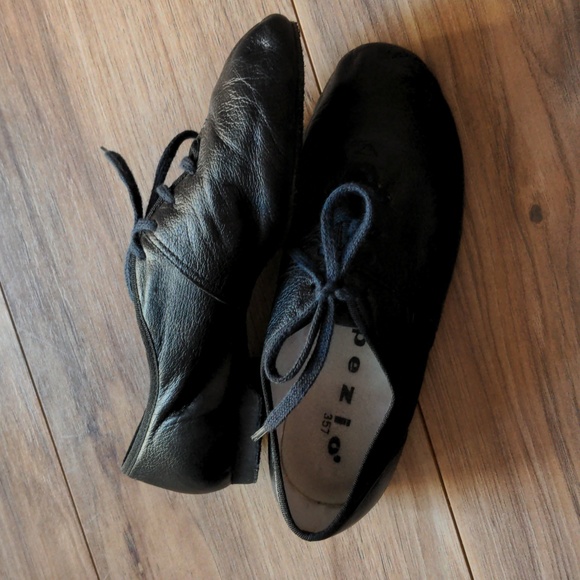 Capezio 357 Jazz Shoe - Picture 3 of 8